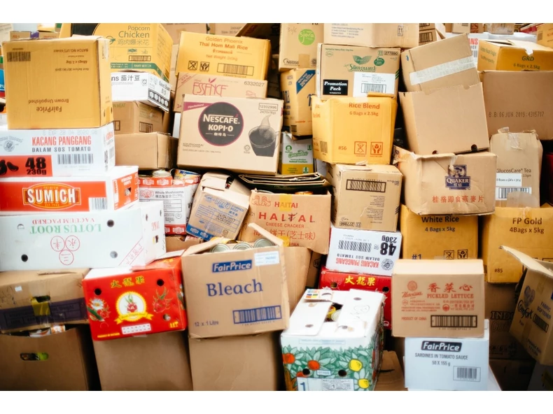 Újrafelhasznált kartondobozok